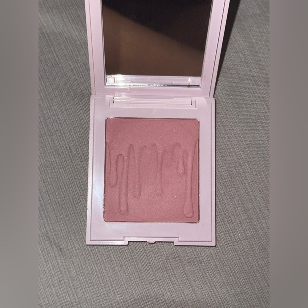 Kylie Cosmetics Stormi Collection ‘Flutter in Love’ blush.